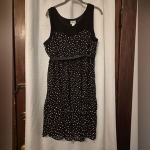 Motherhood Maternity Black and White Dress XL black lined with ribbon tie belt